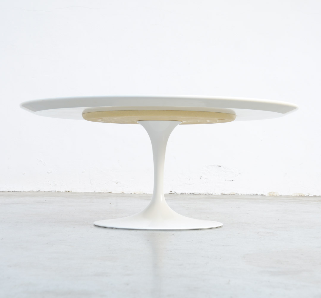 Round White Tulip Coffee Table by Eero Saarinen for Knoll Int ...