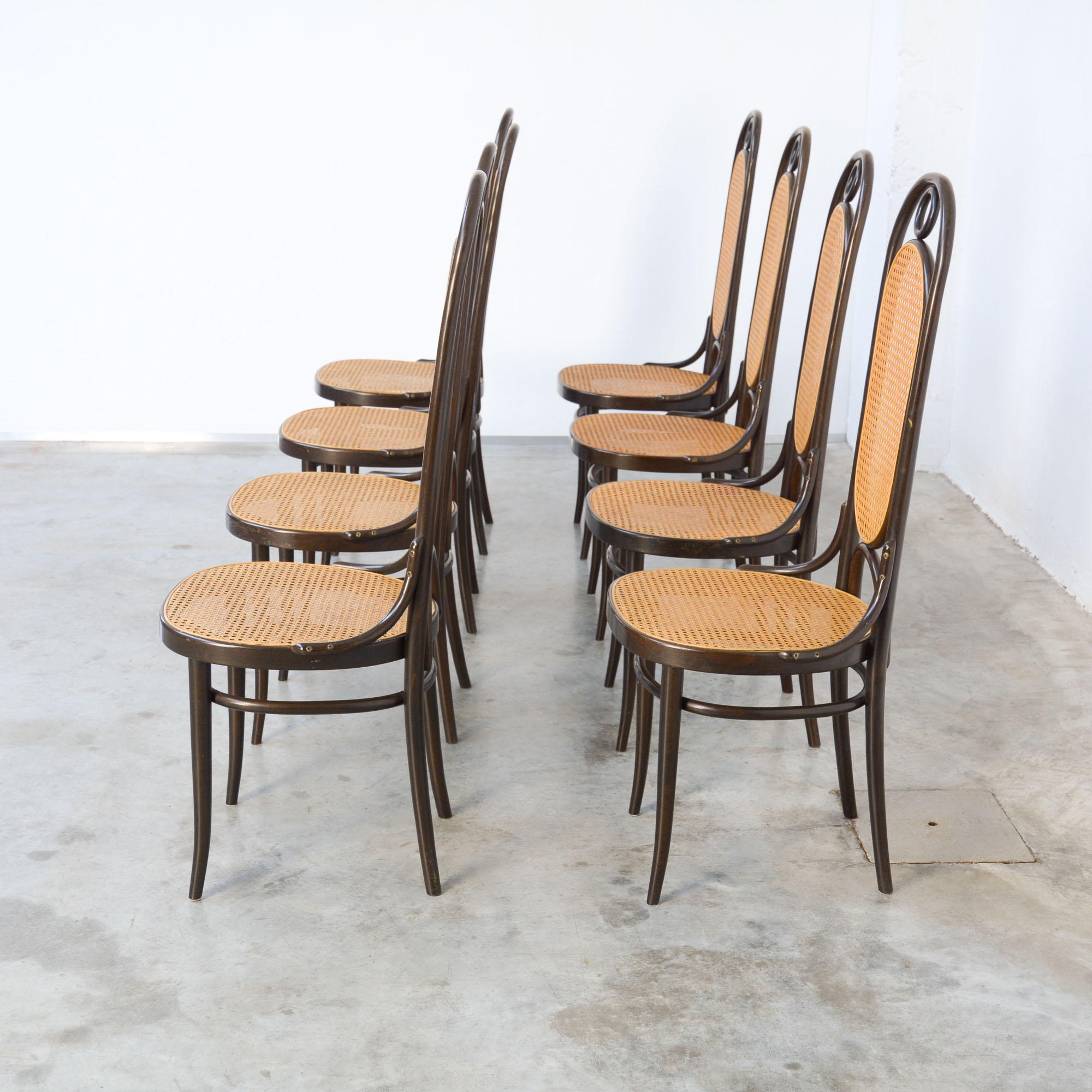 Set of 8 Bentwood Dining Chairs - Thonet Mod. 207R - Long John