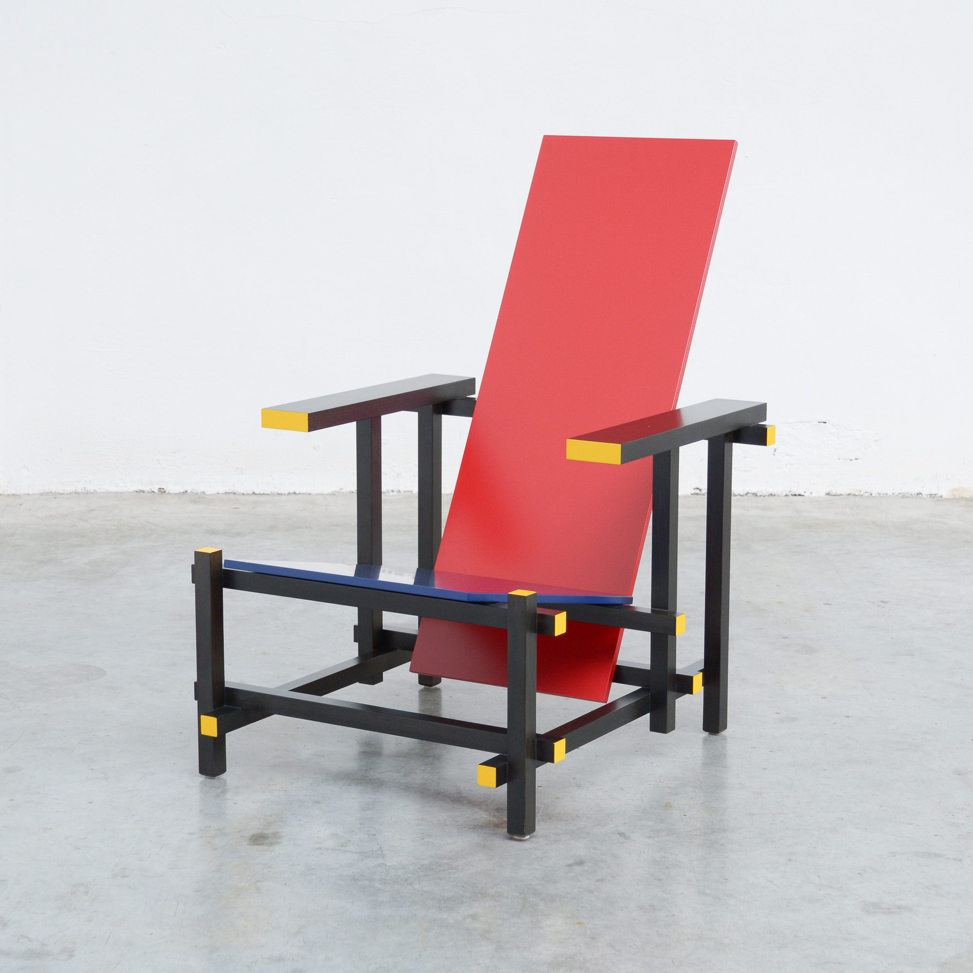 Red & Blue Chair by Gerrit Rietveld for Cassina - Vintage Design Point