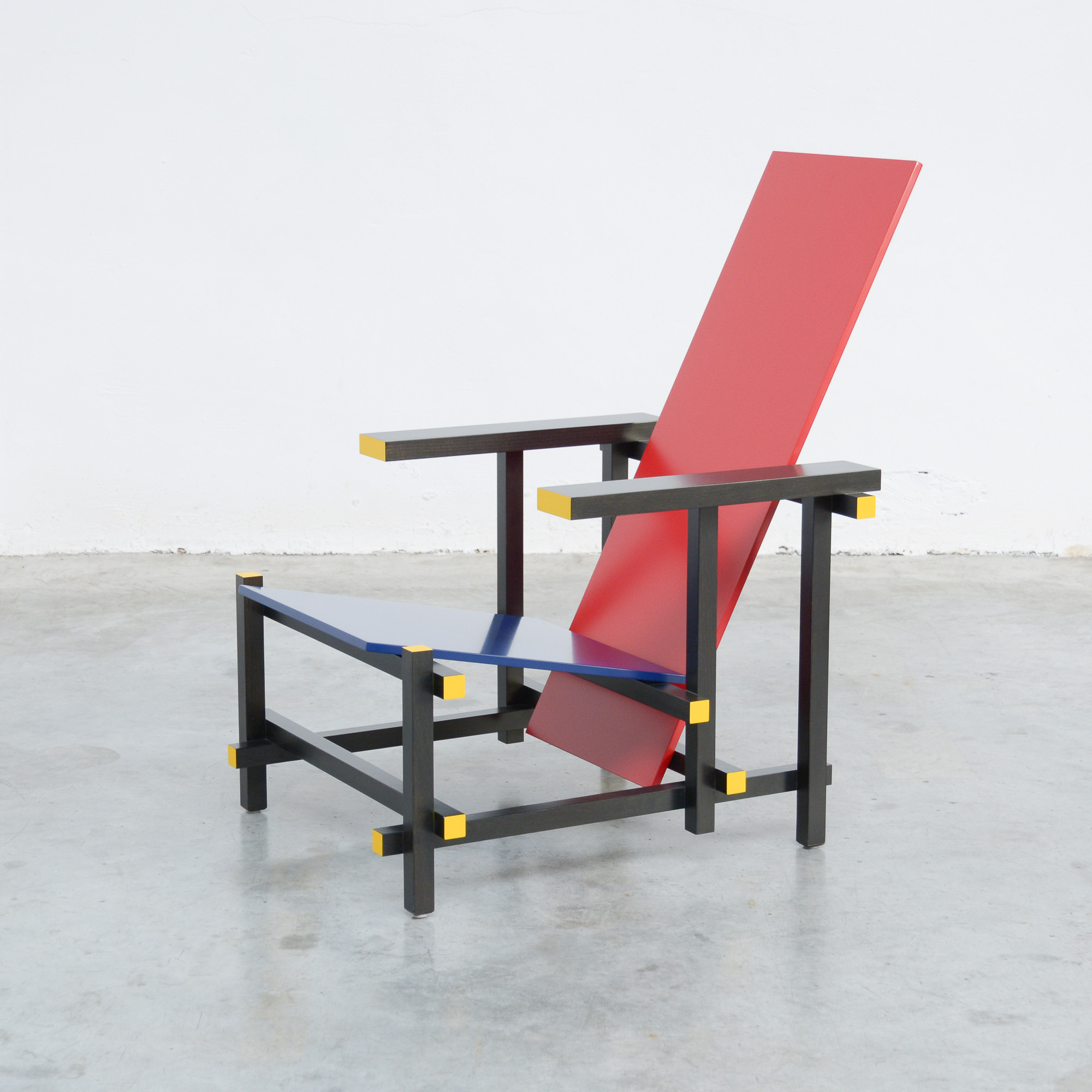 Red & Blue Chair by Gerrit Rietveld for Cassina - Vintage Design Point