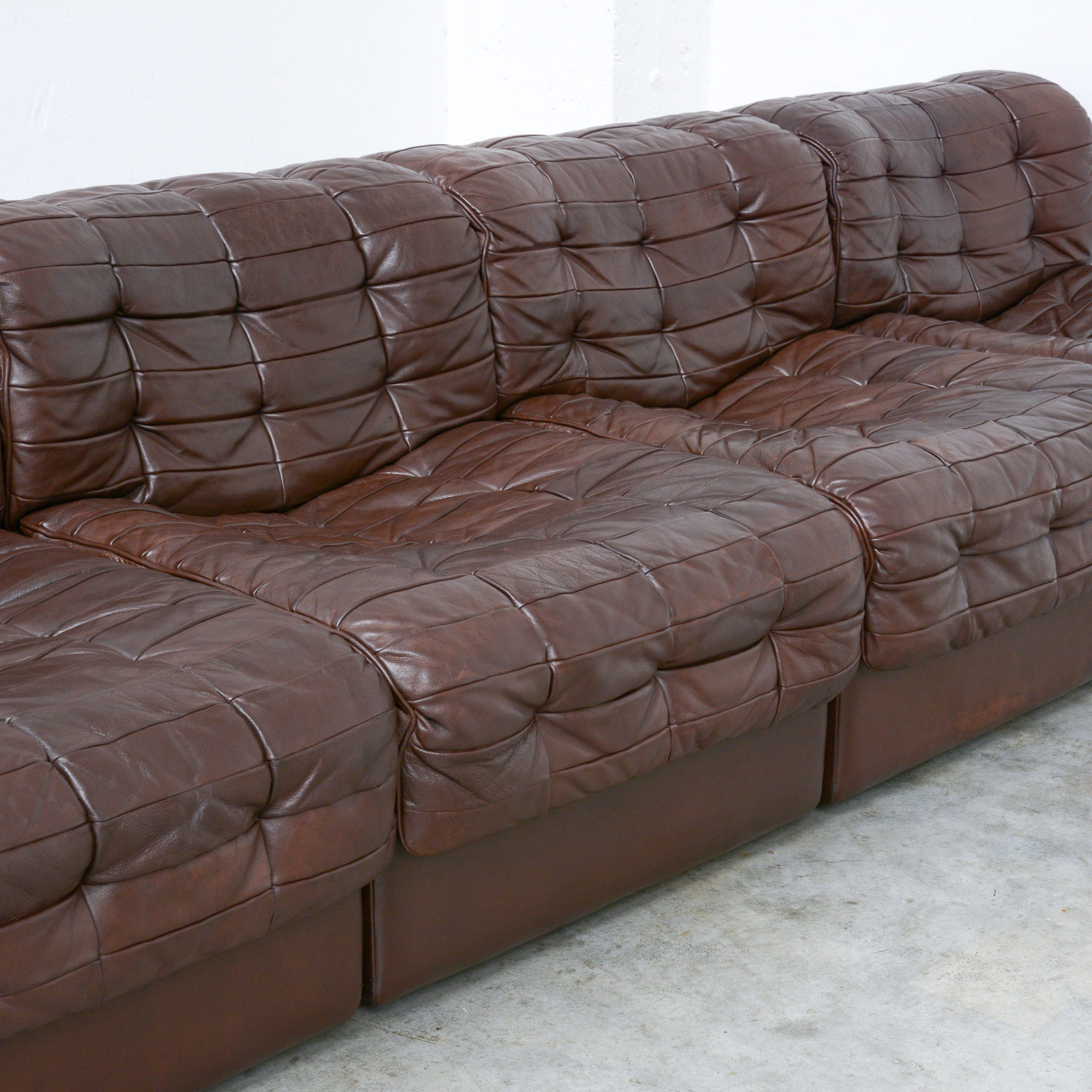 DS11 Modular Leather Sofa by De Sede - Vintage Design Point